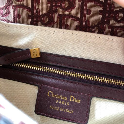DIOR Saddle Shoulder Bag. Original Quality Bag. Authentic Style. Genuine Calf Leather. Metal Hardware. Authentic Packaging. Original Quality Dust Bag. | CRIS&COCO |