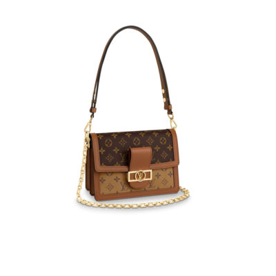 LOUS VUITTON Dauphine MM Shoulder Bag. Original Quality Bag. Authentic Style. Genuine Calf Leather. Metal Hardware. Authentic Packaging. Original Quality Dust Bag. For Spring-Summer 2019 Nicolas Ghesquière unveils a new must-have: the Dauphine Mini handbag. This adorable compact model is crafted from Monogram and Monogram Reverse canvas, trimmed with smooth tan calfskin. The high-shine LV lock and leather smart strap add a modern twist to this signature piece, which is perfectly sized for day-to-evening wear. | CRIS&COCO | High Quality Designer Handbags