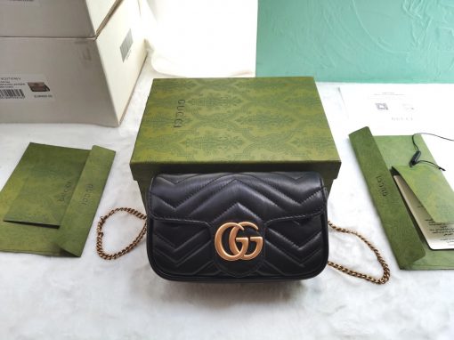 GUCCI GG Marmont Matelassé Super Mini Bag