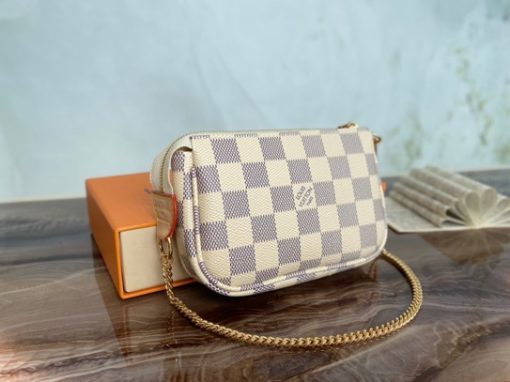 LOUIS VUITTON Mini Pochette Accessories