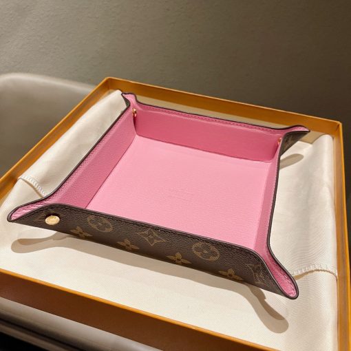 LOUIS VUITTON Monogram Change Tray.