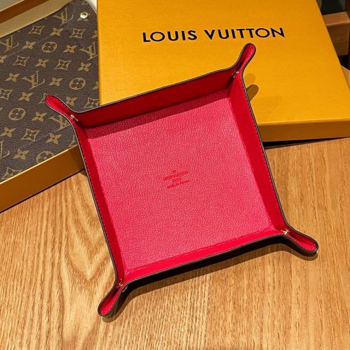 LOUIS VUITTON Monogram Change Tray.