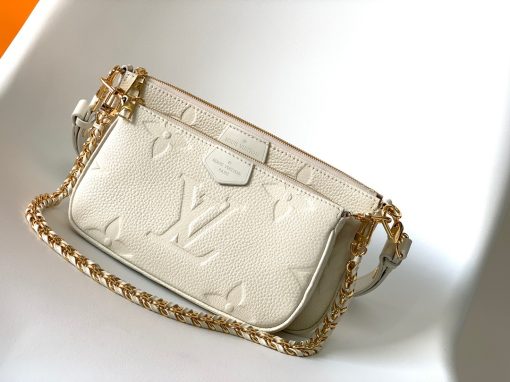 LOUIS VUITTON Multi Pochette Accessoires.