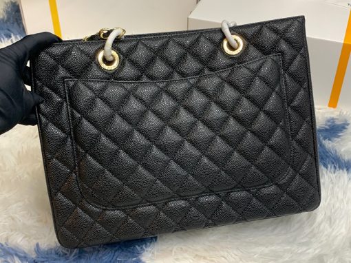 CHANEL Grand Shopping Tote (GST).