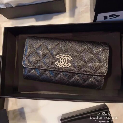 CHANEL CC Logo Flap Wallet. Original Quality Wallet including gift box, care book, dust bag, authenticity card. This latest wallet from CHANEL is crafted in luxurious quilted grained calfskin with a stylish Chanel CC logo. The wallet opens to a leather interior with card slots and a zippered compartment. | CRIS&COCO Authentic Quality Designer Bag and Luxury Accessories