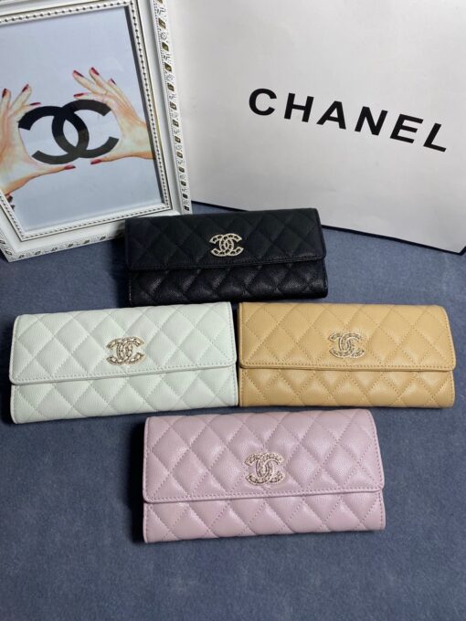 CHANEL CC Logo Flap Wallet. Original Quality Wallet including gift box, care book, dust bag, authenticity card. This latest wallet from CHANEL is crafted in luxurious quilted grained calfskin with a stylish Chanel CC logo. The wallet opens to a leather interior with card slots and a zippered compartment. | CRIS&COCO Authentic Quality Designer Bag and Luxury Accessories