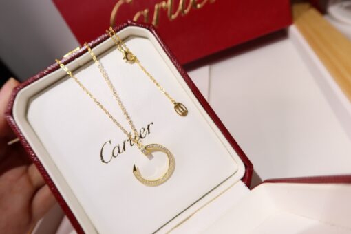 CARTIER Juste Un Clou Necklace. Original Quality Necklace including gift box, care book, dust bag, authenticity card. Cartier’s Juste un Clou collection dates back to the carefree 1970s, but its avant-garde approach is distinctly modern. It’s defined by a repurposing of the nail within the context of fine jewellery – a move that offers a sublime take on the ordinary with an outrageous edge. This necklace is crafted from vermeil gold and set with brilliant-cut stones, taking it far away from its humble inspiration. | CRIS&COCO Authentic Quality Designer Bags and Luxury Accessories